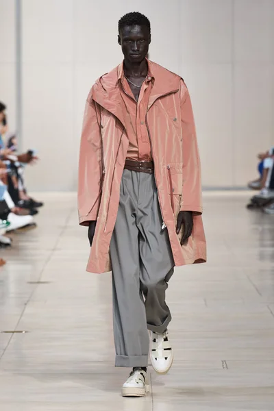 Look 27